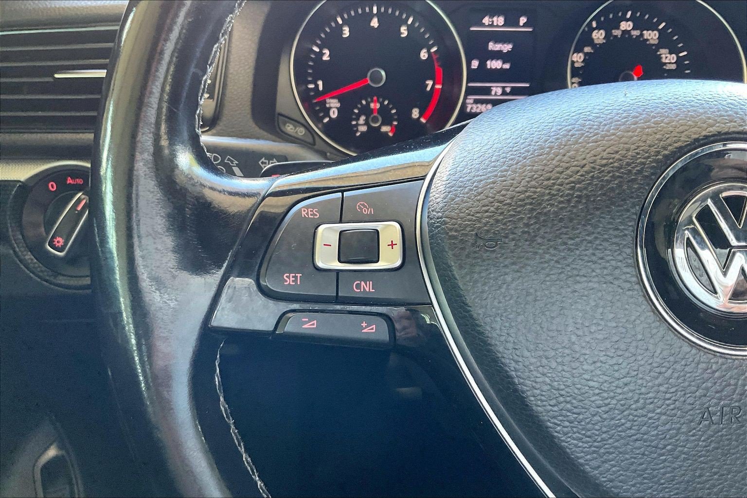 Used 2018 Volkswagen Passat 3.6 FWD image 11