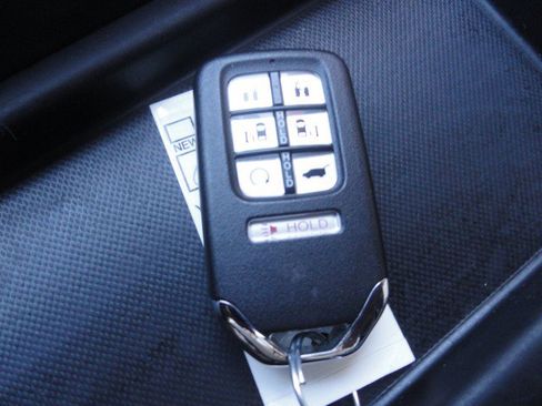 Used 2023 Honda Odyssey EX-L image 16