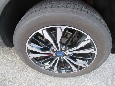 Used 2022 Ford Escape SE w/ SE Sport Appearance Package AWD/4WD image 8