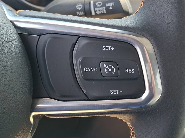 Used 2023 Jeep Gladiator Overland AWD/4WD image 23
