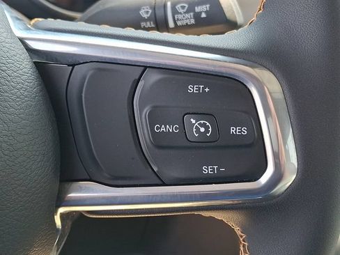 Used 2023 Jeep Gladiator Overland AWD/4WD image 23