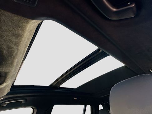 Used 2025 BMW X7 M60i w/ Executive Package image 20