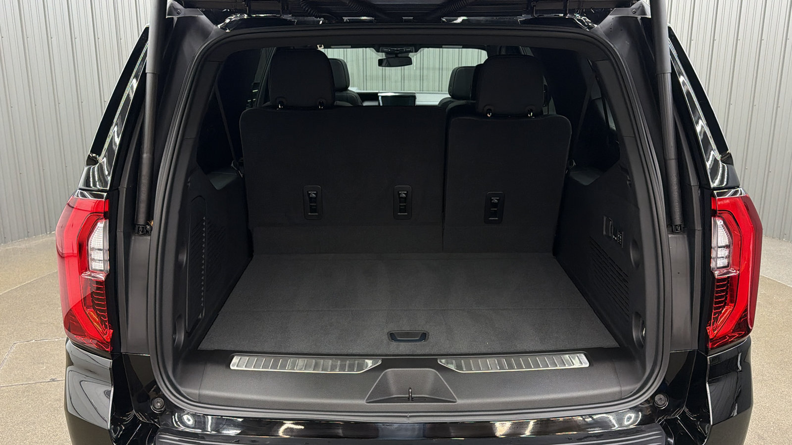 Used 2026 GMC Yukon XL Denali w/ Sun & Power Step Package AWD/4WD image 13