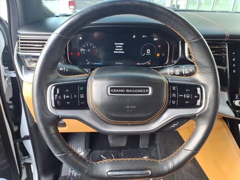 Used 2022 Jeep Grand Wagoneer Series III image 10