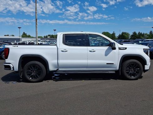 Used 2024 GMC Sierra 1500 Elevation w/ Elevation Premium Package AWD/4WD image 7