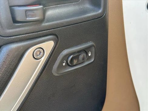 Used 2016 Jeep Wrangler Unlimited Sahara w/ Connectivity Group image 18