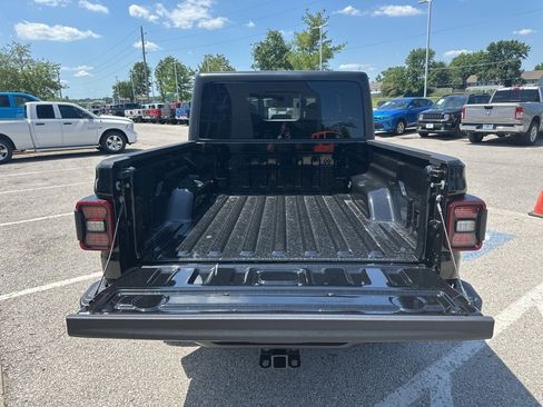 New 2025 Jeep Gladiator Willys image 3