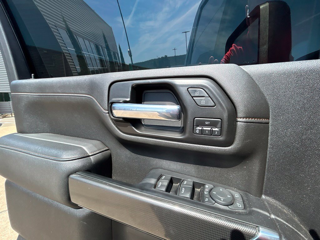 Used 2022 GMC Sierra 2500 AT4 AWD/4WD image 15