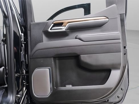 Used 2025 Chevrolet Silverado 1500 High Country w/ Midnight Edition image 31