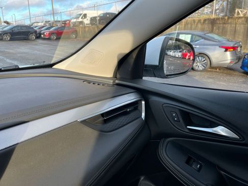 Used 2025 Buick Encore GX Preferred image 35