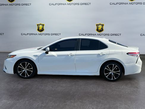 Used 2020 Toyota Camry SE FWD image 8