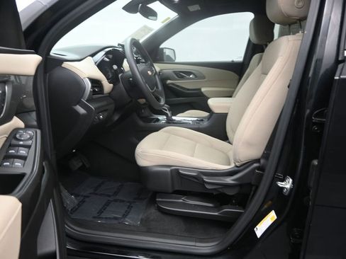 Used 2023 Chevrolet Traverse LS FWD image 12