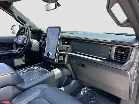 Used 2024 Ford Expedition Max Platinum AWD/4WD image 31