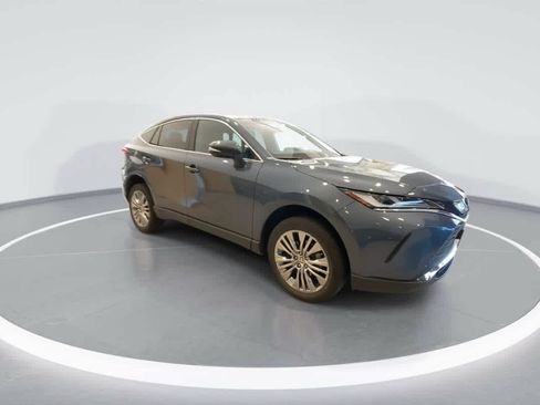 Used 2023 Toyota Venza Limited AWD/4WD image 2
