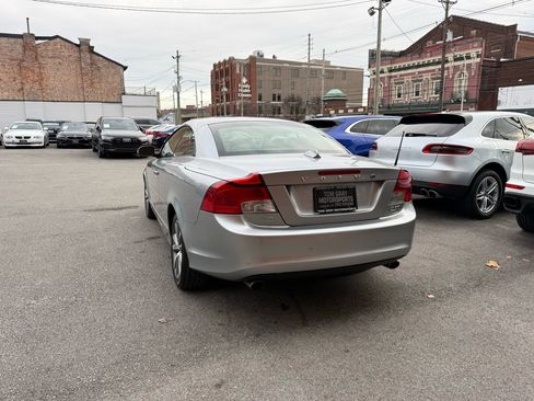 Used 2012 Volvo C70 T5 w/ Climate Pkg image 9