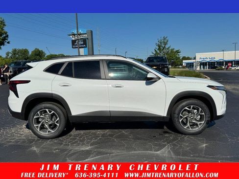 New 2026 Chevrolet Trax LT w/ Driver Confidence Package FWD image 25