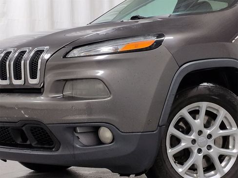 Used 2014 Jeep Cherokee Latitude w/ Cold Weather Group image 11