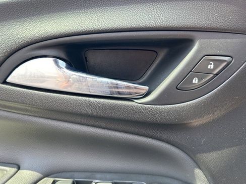 Used 2021 Chevrolet Equinox Premier image 19