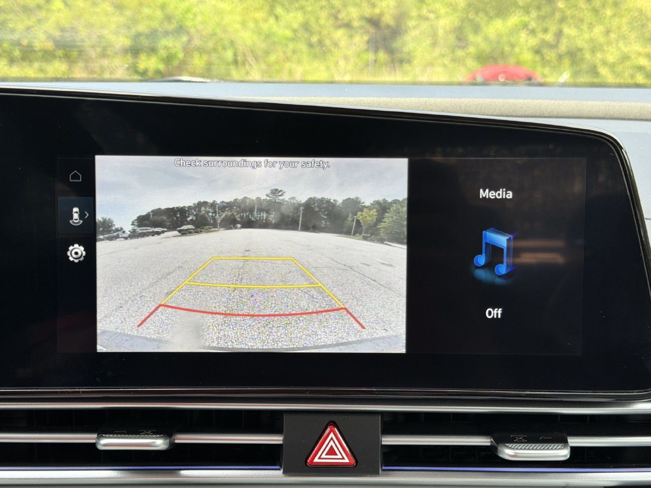 Used 2025 Hyundai Elantra Limited FWD image 3