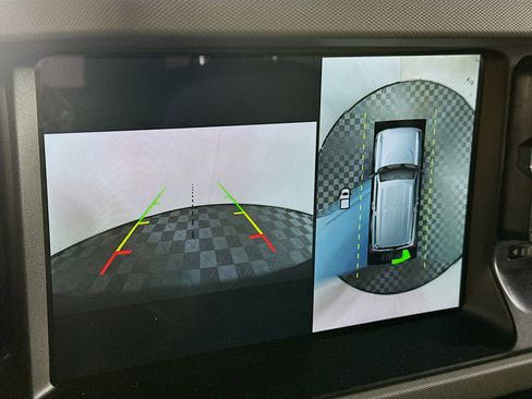 Used 2023 Ford Bronco Badlands image 23