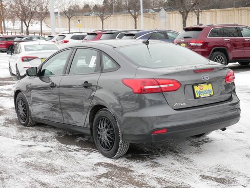 Used 2018 Ford Focus S image 5
