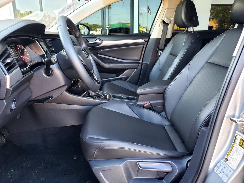 Used 2020 Volkswagen Jetta SE w/ SE Cold Weather Package FWD image 11