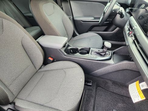New 2025 Kia K4 LXS image 10