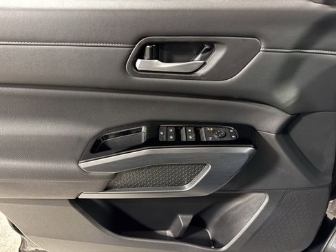 New 2025 Nissan Pathfinder SL image 21