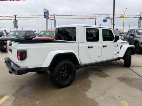 Used 2024 Jeep Gladiator Sport AWD/4WD image 7