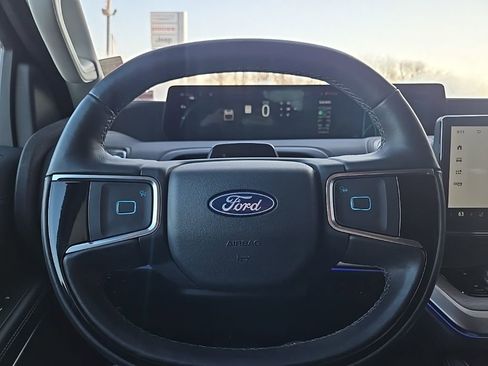 Used 2025 Ford Expedition Max Platinum image 42