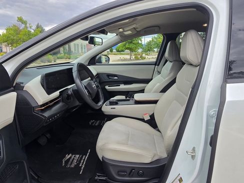 Used 2025 Nissan Ariya FWD image 12