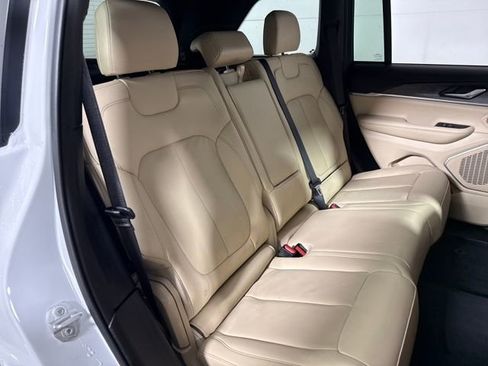 Used 2023 Jeep Grand Cherokee Limited image 14