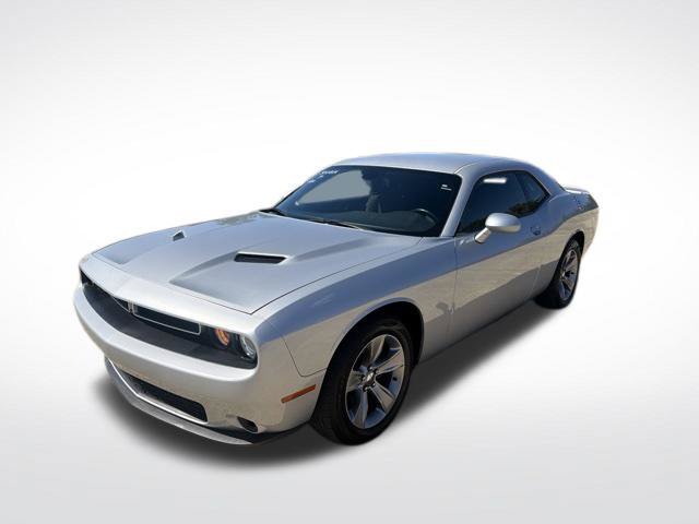 Used 2019 Dodge Challenger SXT RWD image 7