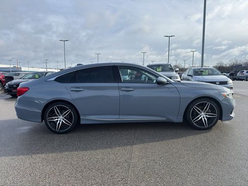 Used 2022 Honda Accord Touring image 4