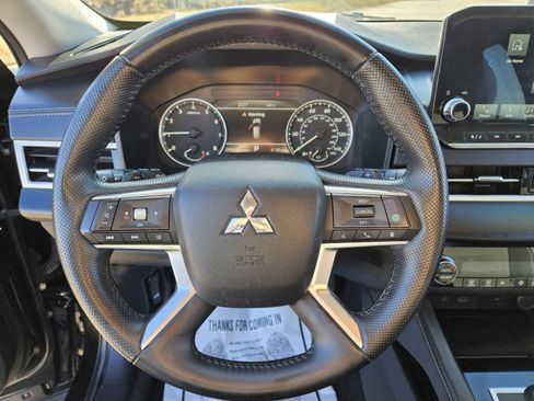 Used 2024 Mitsubishi Outlander SE image 24