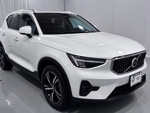 Certified 2023 Volvo XC40 B5 Plus w/ Climate Package AWD/4WD image 4