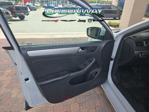 Used 2017 Volkswagen Jetta S FWD image 9