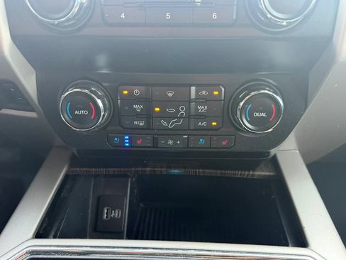 Used 2021 Ford F250 Lariat w/ Lariat Value Package AWD/4WD image 23