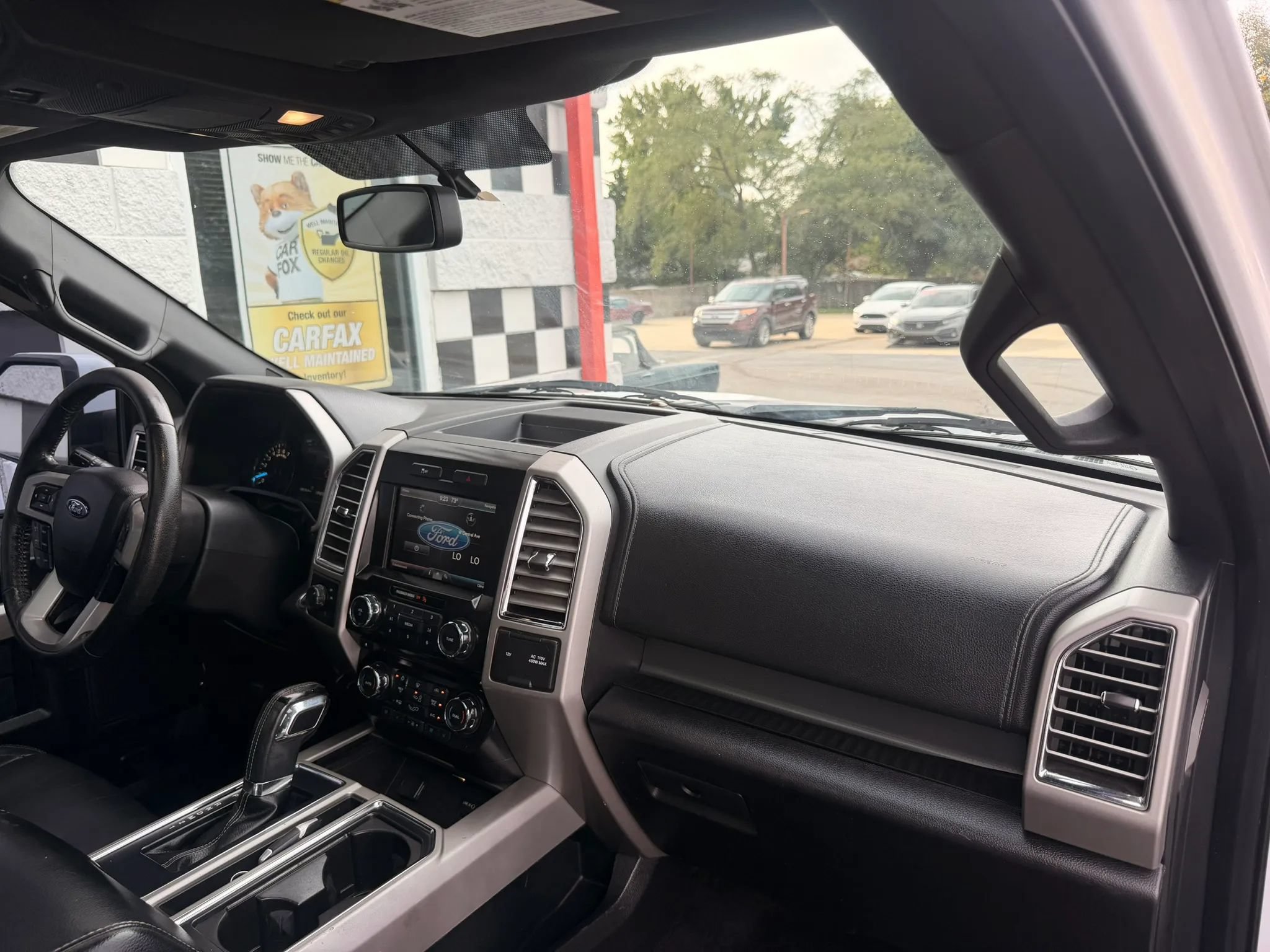 Used 2015 Ford F150 Lariat RWD image 36