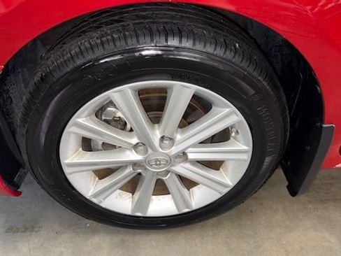 Used 2013 Toyota Camry XLE FWD image 12