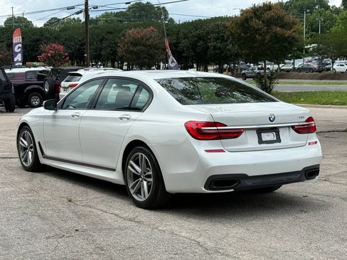 Used 2017 BMW 750i RWD image 7