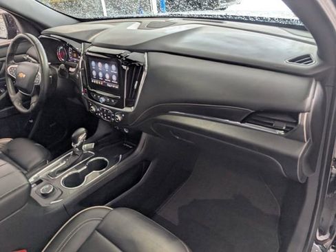 Used 2023 Chevrolet Traverse Premier FWD image 21