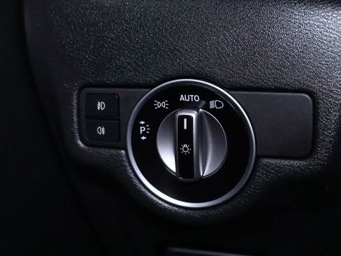 Used 2018 INFINITI QX30 Premium w/ Navigation Package image 23