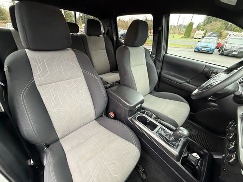 Used 2023 Toyota Tacoma TRD Sport image 17