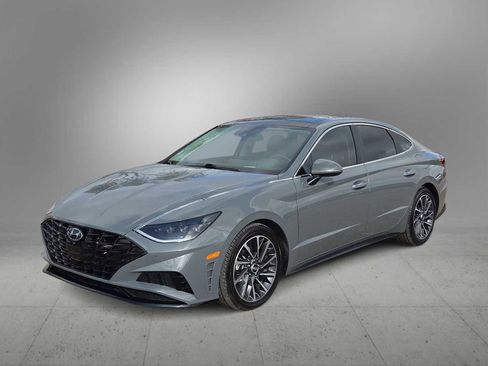 Used 2021 Hyundai Sonata Limited w/ Preferred Accessory Package image 4