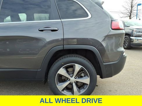 Used 2019 Jeep Cherokee Limited image 22