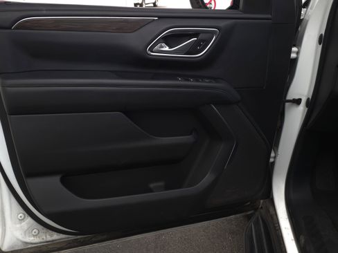 Used 2021 Chevrolet Suburban LS image 7