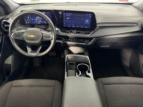 Used 2025 Chevrolet Equinox LT FWD image 12