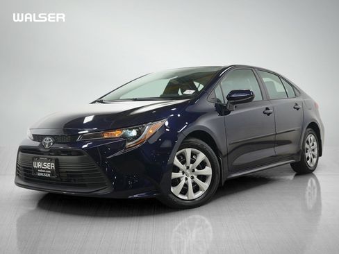 Used 2023 Toyota Corolla LE w/ Carpet Mat Package (TMS) image 1