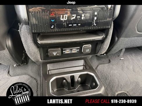 Used 2022 Jeep Wagoneer Series III w/ Premium Group I image 34